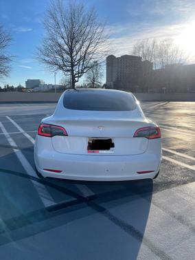 Photo 4 of 7 of 2019 Tesla Model 3 Standard Range Plus